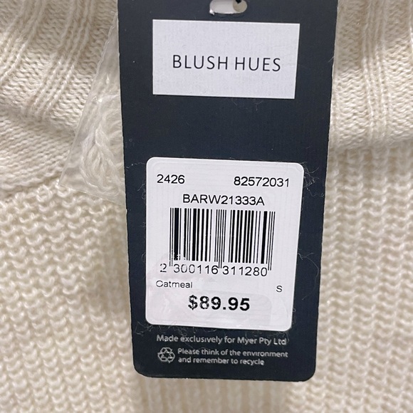 NWT! 🤍 Cable Knit Detail Sweater - Picture 6 of 10